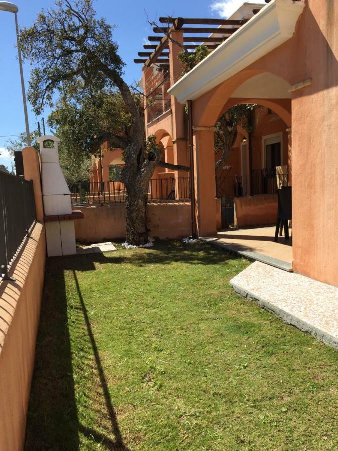 Milly Apartment Arbatax Bagian luar foto