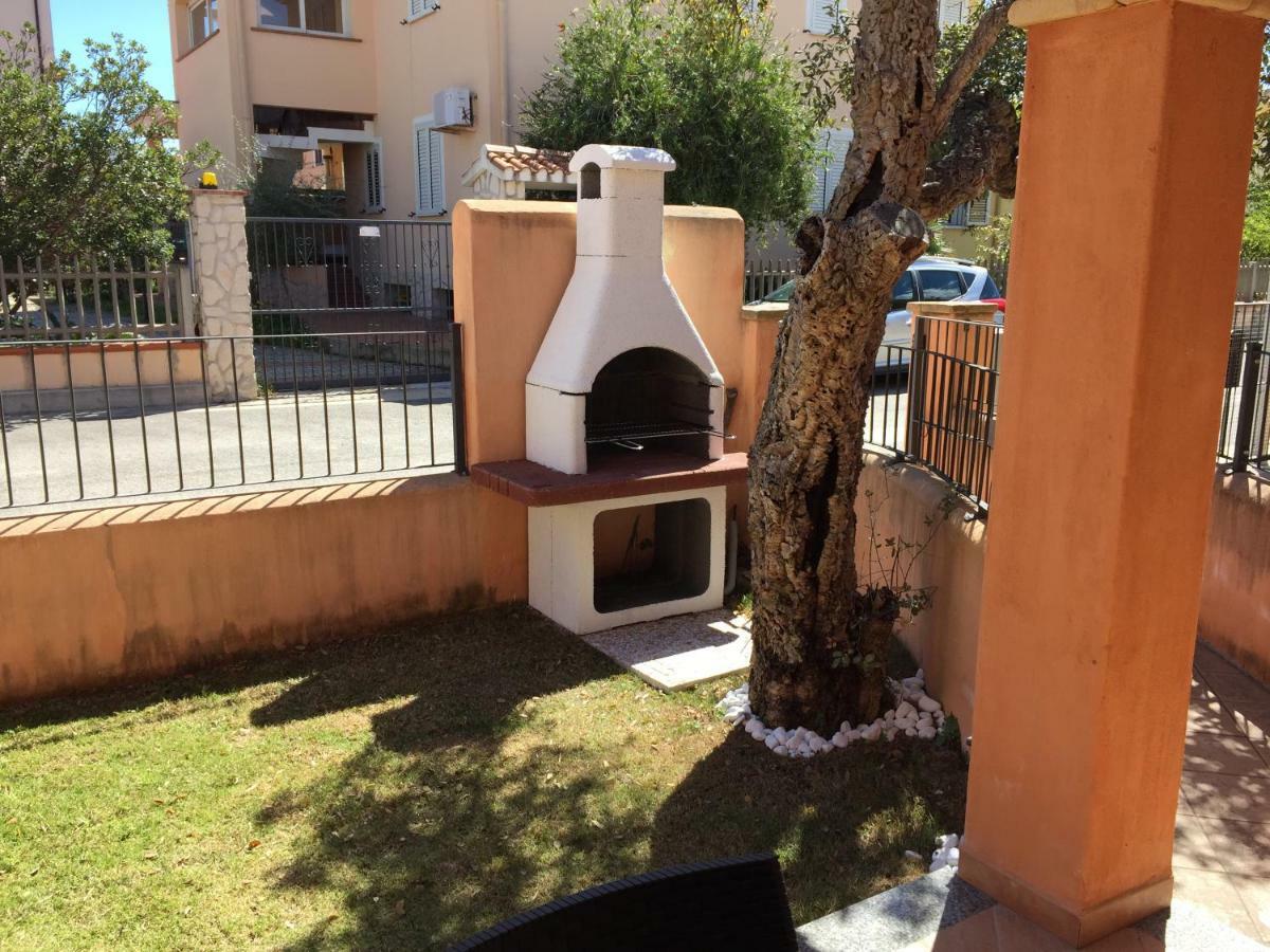 Milly Apartment Arbatax Bagian luar foto